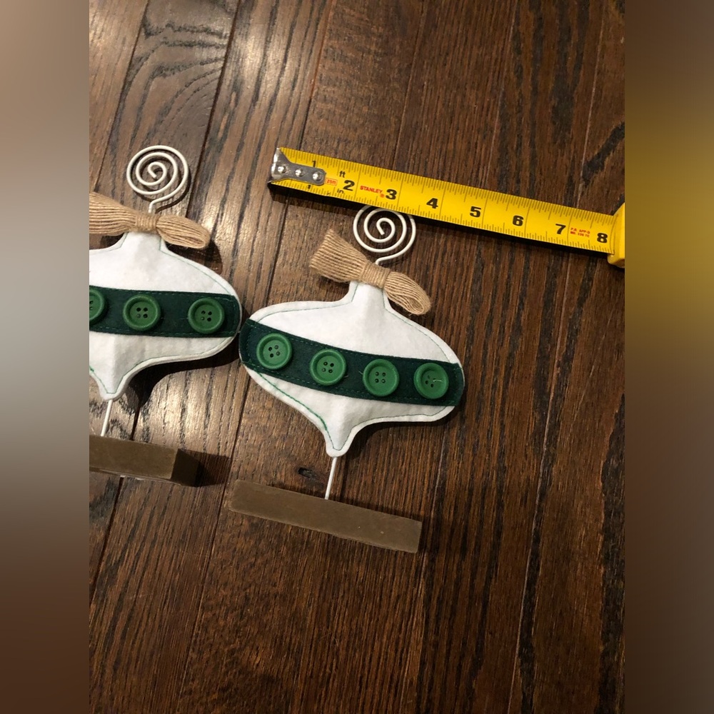 *NWT* Pier 1 Imports White Fabric w/Green Buttons & Burlap Ornaments Pic Holders - Picture 6 of 7
